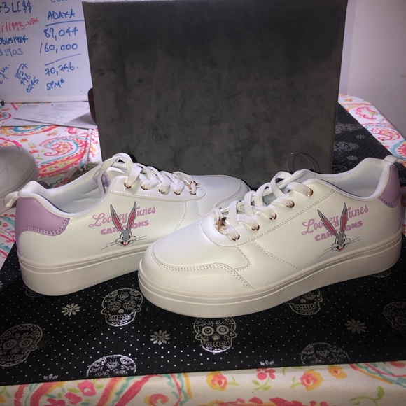 Looney Tunes Bugs Bunny Low-Top Sneakers size 10 - Picture 8 of 11